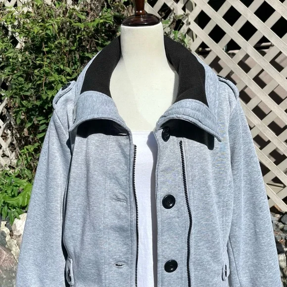 Yoki Knit Zippered Cuff Lightweight Collared Jacket - Picture 4 of 16